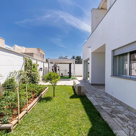 Goccia Con Piscina A - Rive Del Salento