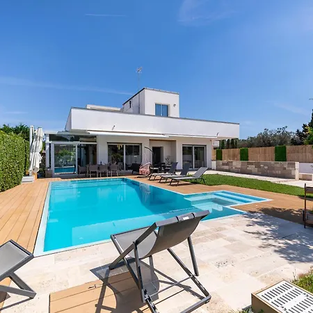 Goccia Con Piscina A - Rive Del Salento