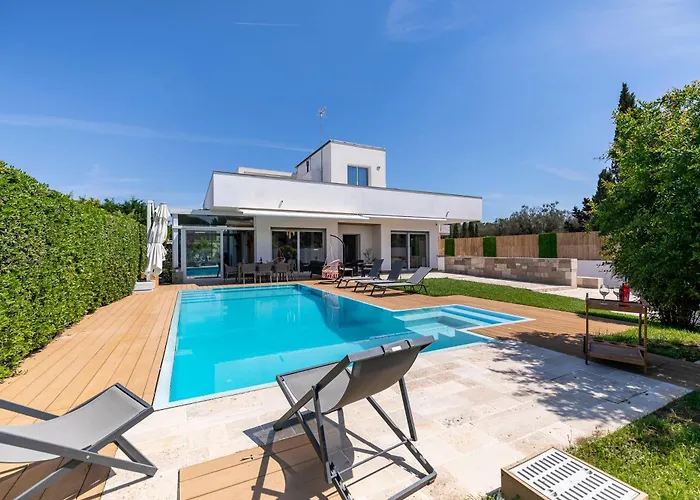 Goccia Con Piscina A - Rive Del Salento